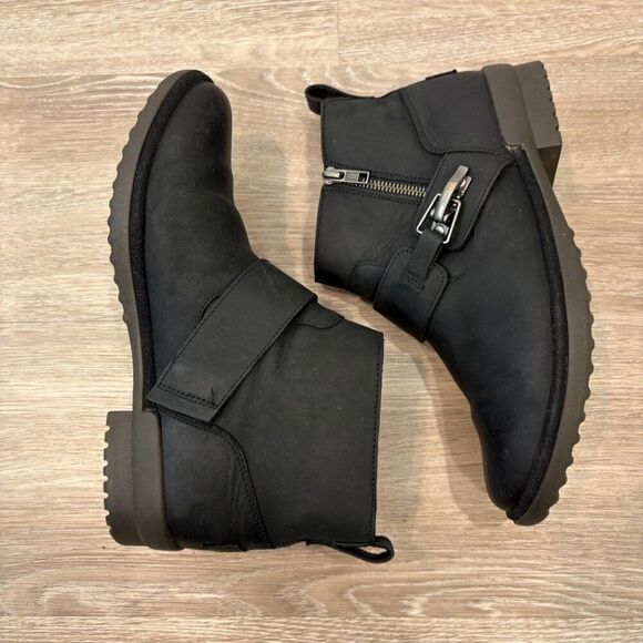 UGG Black Leather Women's Cheyne Ankle Boot sz 8.5 - Picture 2 of 10